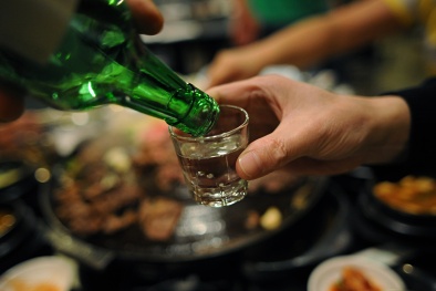 Bác sĩ bày cách xử trí khi bị say rượu và ngộ độc rượu