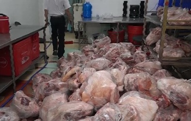 1,6 tấn thịt thối hôi 'lén lút' tìm đường đầu độc người dân