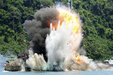 Indonesia đánh chìm tàu cá Việt Nam vì cớ đánh bắt trái phép