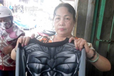  Bé trai ngất xỉu sau khi mặc chiếc áo Trung Quốc gắn 'vật thể lạ' 