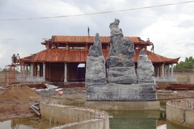 NSƯT Hoài Linh chính thức lên tiếng xóa bỏ tin đồn nhà thờ Tổ bị dỡ