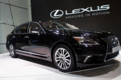 Vì sao ô tô nhập khẩu nguyên chiếc đột ngột giảm quá nửa trong tháng một?