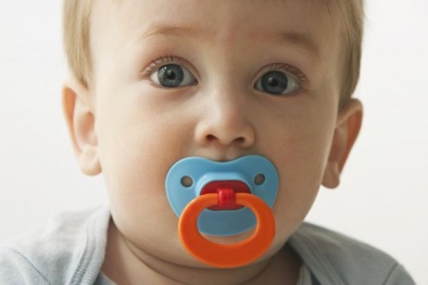 Tìm thấy chất gây ung thư độc hại trong găng tay cao su và núm vú giả