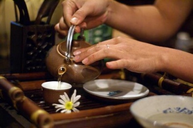 Các hóa chất độc hại có thể nhiễm khi uống trà