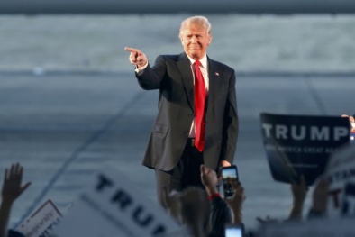 Đảng Cộng hòa vật vã ngăn cản tỉ phú Donald Trump