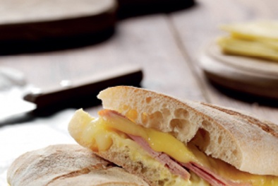 Sau cà phê, Starbucks dính scandal bánh mì có lượng muối quá cao 