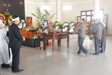 Đám tang 2 ông cháu bị xe Camry đâm: Tận cùng nỗi đau người ở lại