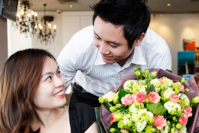 Bí quyết chọn quà tặng 8/3 khiến vợ cảm động