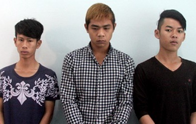 Châm lửa 'bom xăng' ném vào UBND xã vì tưởng đối thủ trốn ở trong