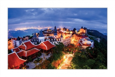 Bà Nà Hills trao hơn 900 quà tặng giá trị cho du khách nữ dịp 8/3