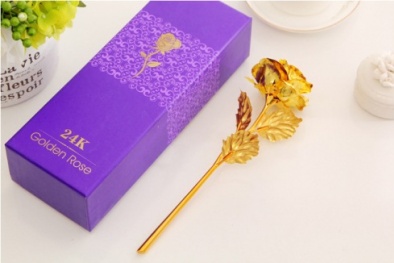 Hoa hồng vàng điểm kim cương giá 300 triệu đồng dành cho đại gia dịp lễ 8/3 