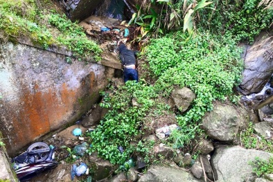 Nam thanh niên tử vong úp mặt dưới khe suối bên cạnh chiếc xe máy