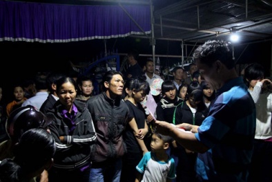 Cha mẹ chết đuối cùng ngày, 2 con nhỏ bơ vơ giữa cảnh đói nghèo