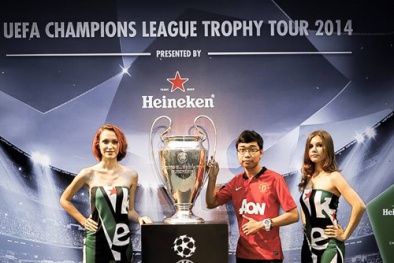 Chàng sinh viên từ chối hàng trăm USD bán mô hình Old Trafford