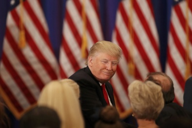 Tin vui tới tấp cho tỉ phú Donald Trump ngày Siêu thứ Ba lần 2