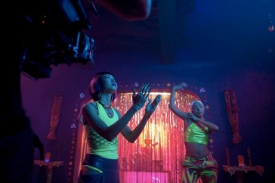 Suboi xuất hiện đầy ma mị, kể chuyện bị bạn trai đánh đập