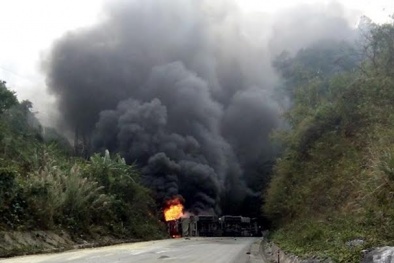 Tai nạn kinh hoàng ở Mai Châu: 3 người chết tại chỗ giữa khói lửa mịt mù