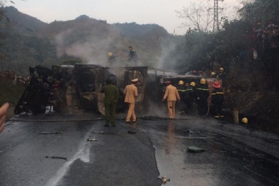 Tai nạn kinh hoàng ở Mai Châu: Có 2 người chết cháy không nhận dạng được