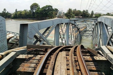 Sà lan đâm sập cầu Ghềnh: Những hình ảnh mới nhất từ hiện trường