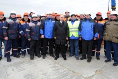 Tin tức mới nhất về Ukraine ngày 21/3: Nga đẩy mạnh xây cầu nối liền Nga-Crimea 