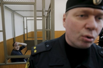 Tòa án Nga chính thức tuyên nữ phi công Ukraine 22 năm tù giam