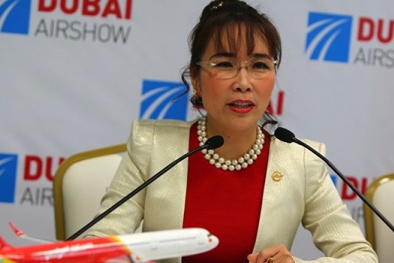 Nữ tỷ phú Việt với sự hỗ trợ của máy bay và bikini