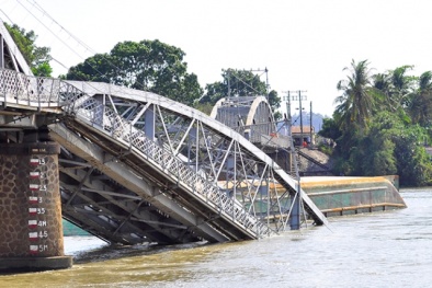 Vụ sập cầu Ghềnh: Hoàn thành trục vớt cầu sập trước 2/4