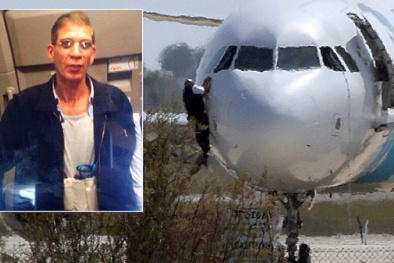 Kẻ không tặc máy bay Ai Cập đầu hàng