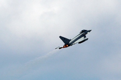 Máy bay chiến đấu NATO 'theo đuôi' máy bay chở Bộ trưởng Quốc phòng Nga