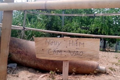 Giật mình đào trúng quả bom dài cả mét khi khoan giếng