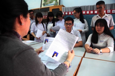 Sĩ tử lớp 12 chính thức đặt chân vào ngưỡng cửa thi THPT Quốc gia 2016