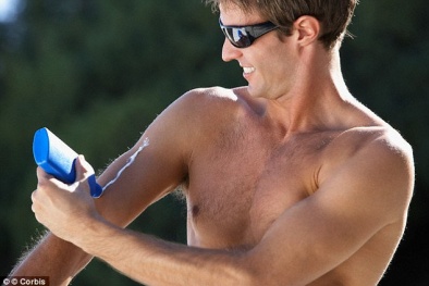 Nghi vấn dùng kem chống nắng có thể gây vô sinh nam, ung thư vú 