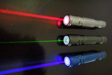 Bút chỉ laser do Trung Quốc sản xuất có thể làm mù mắt