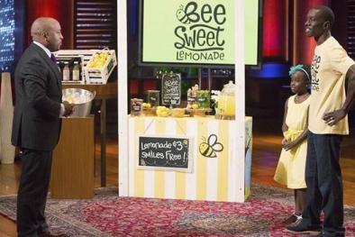 Nữ sinh 11 tuổi làm giàu từ mật ong