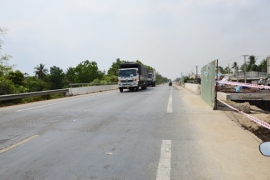 Chạy ngược chạy xuôi vì nghe 'hung tin' cầu gãy trên Facebook