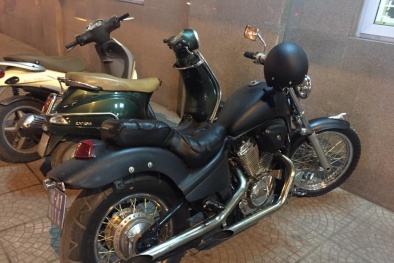 Siêu xe mô tô 'hóa trang' bằng biển xanh của… công an phường