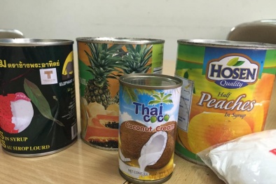 Tạm giữ hơn nửa tấn thực phẩm không rõ nguồn gốc tại chợ Đồng Xuân