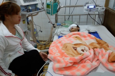 Bé 2 tuổi bị ngã tại cơ sở chăm sóc trẻ không phép đã tử vong