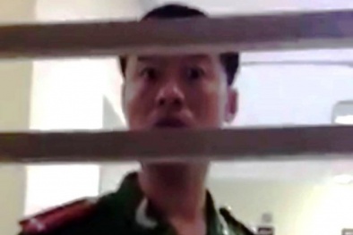 Công an bị tố nhổ nước bọt vào mặt dân đi tuần tra vào rạng sáng là sai hay đúng? 