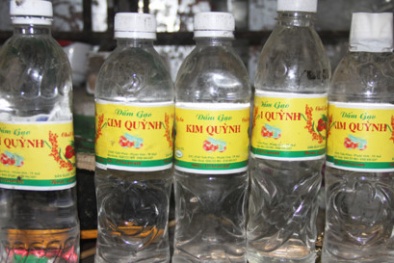 Tin tức thị trường trong ngày 8/4: Công nghệ chế dấm gạo từ axit và nước lã