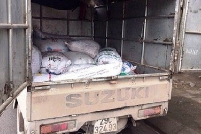 Tóm gọn 23 bao tải chứa hơn tấn mỡ động vật đang tuồn vào Thủ đô