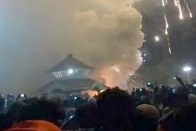 Cháy lớn kinh hoàng tại đền thiêng Ấn Độ: Hơn 80 người chết oan trong biển lửa