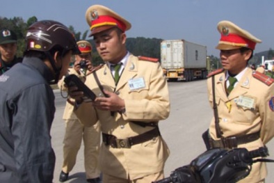 Cảnh sát giao thông Lạng Sơn làm việc ‘lịch sự như Tây’