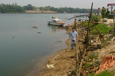 Đồng đội chết lặng phát hiện thi thể thiếu úy 24 tuổi trên sông Thạch Hãn