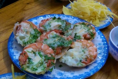 Quán bánh căn Nha Trang bị tố ‘chặt chém’: Nhiều người bênh vực chủ tiệm