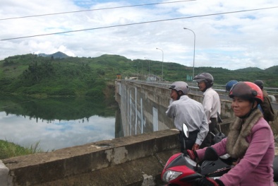 Bi kịch vợ chết đuối, chồng mất tích giữa sóng nước sông Tranh