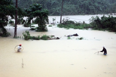 Tin tức thời sự 24h ngày 14/4: Vợ chết đuối, chồng mất tích giữa sóng nước sông Tranh