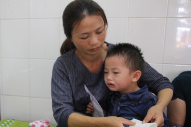 Bị ong đốt suýt chết, cô giáo vẫn nhanh trí cứu mạng 17 bé mầm non