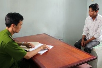 Nước mắt con thơ khi bị bố nhẫn tâm ném vào đống lửa cháy rừng rực 