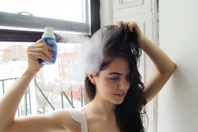 Dầu gội khô: Tiện nhưng không lợi